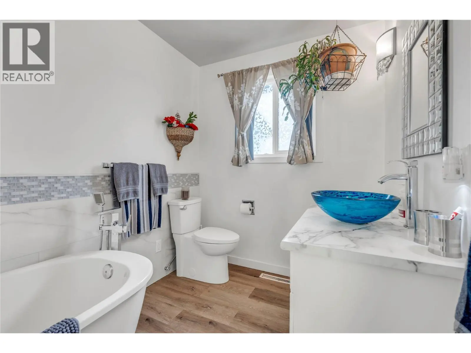 738 Kettle Avenue. Oliver, British Columbia