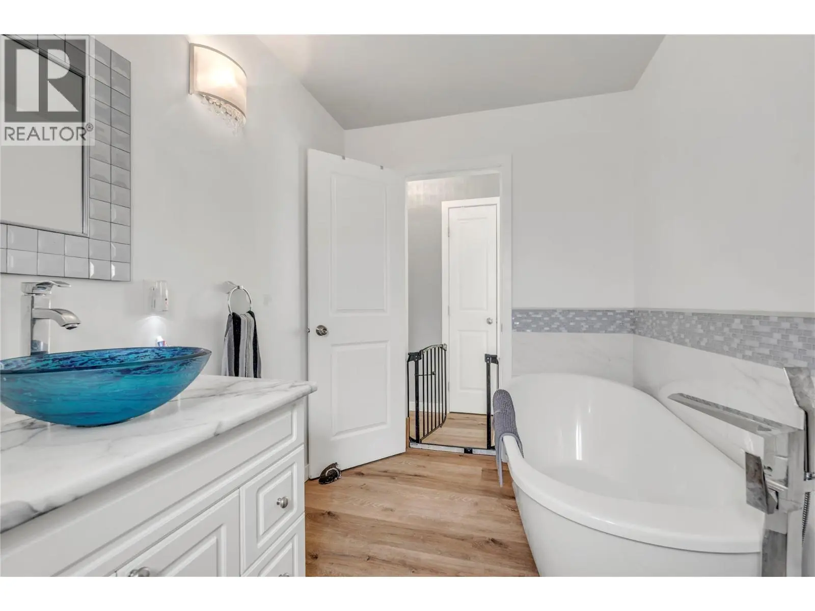 738 Kettle Avenue. Oliver, British Columbia