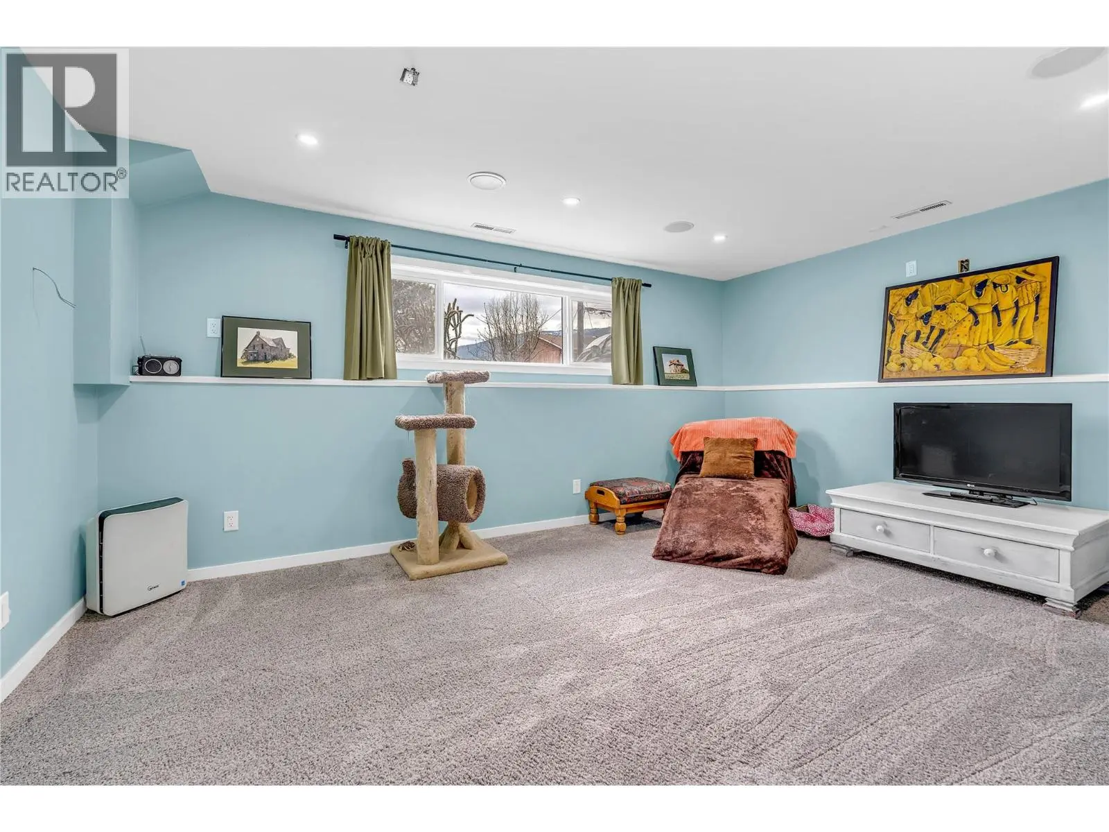 738 Kettle Avenue. Oliver, British Columbia