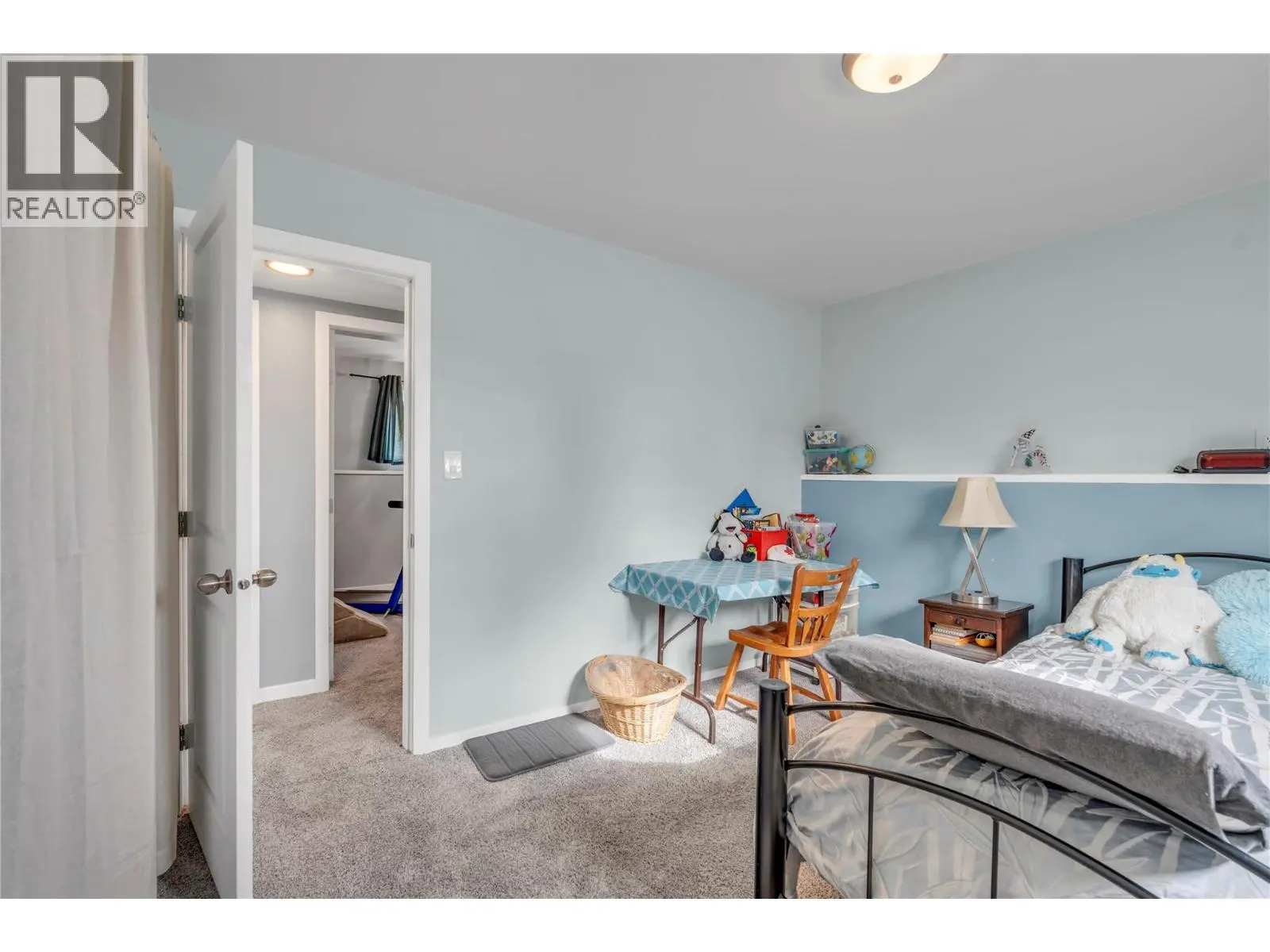 738 Kettle Avenue. Oliver, British Columbia