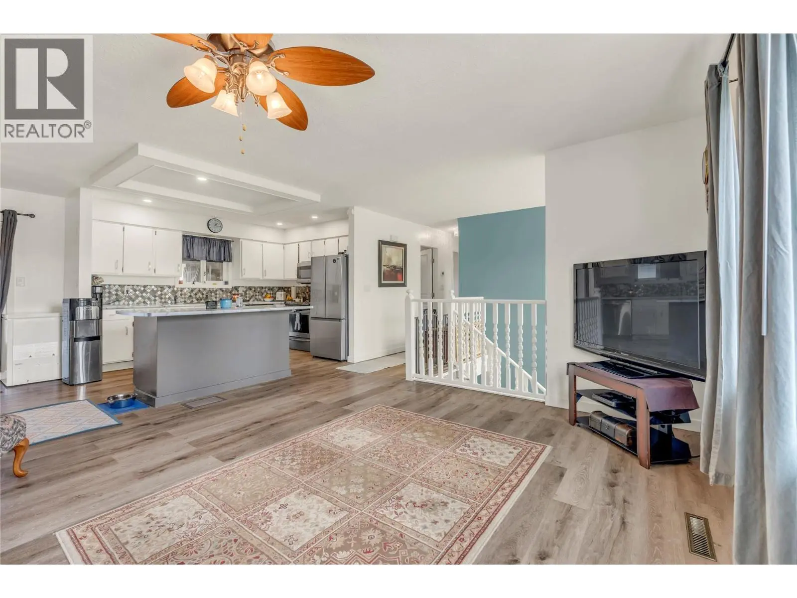 738 Kettle Avenue. Oliver, British Columbia