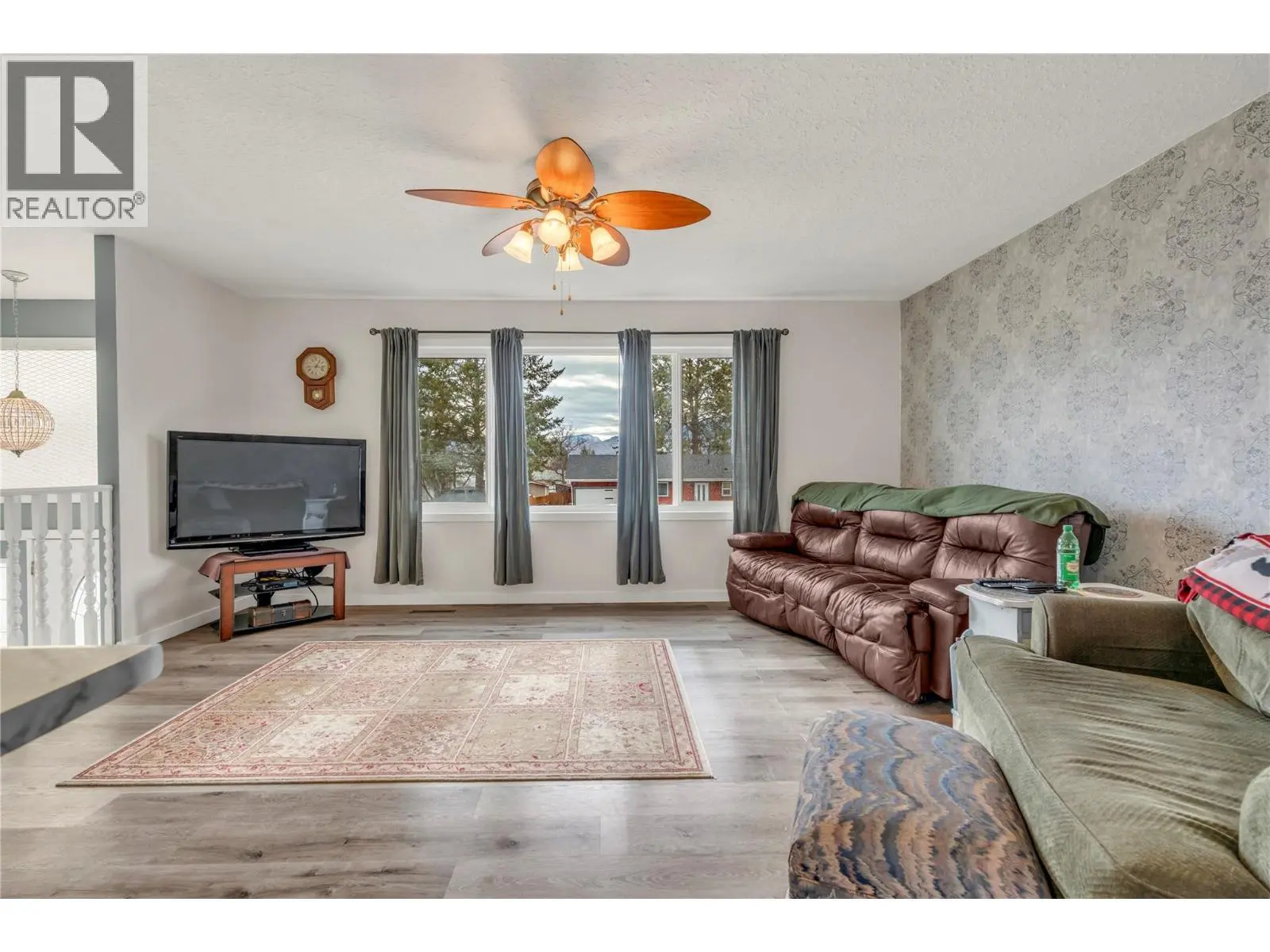 738 Kettle Avenue. Oliver, British Columbia