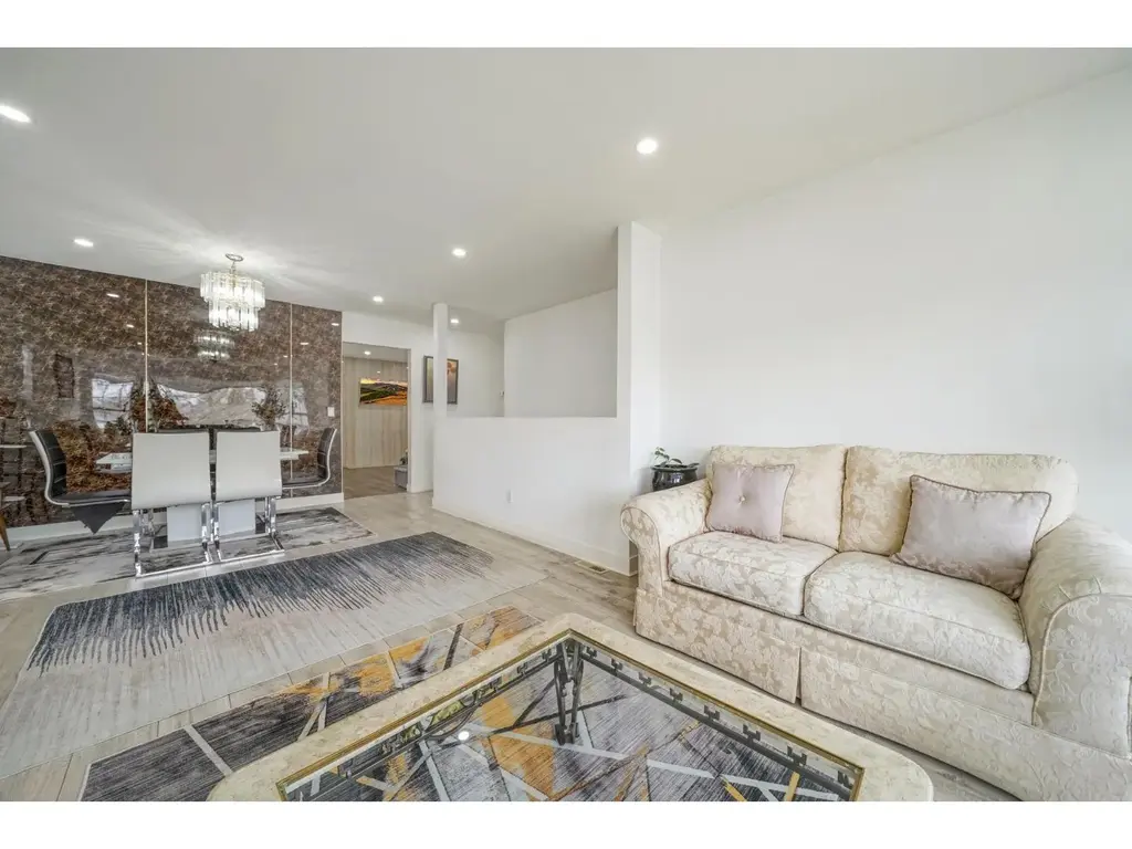 11866 98 Avenue, Surrey