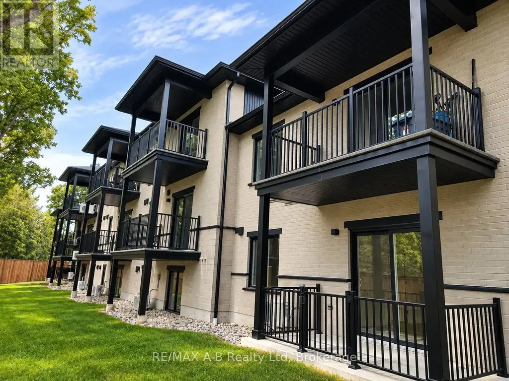 28 - 428 Queen Street W, St. Marys