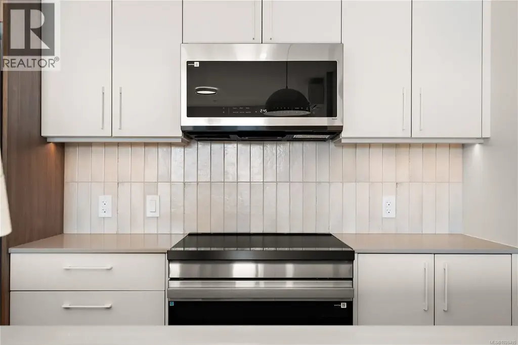 318 2881 Leigh Rd, Langford
