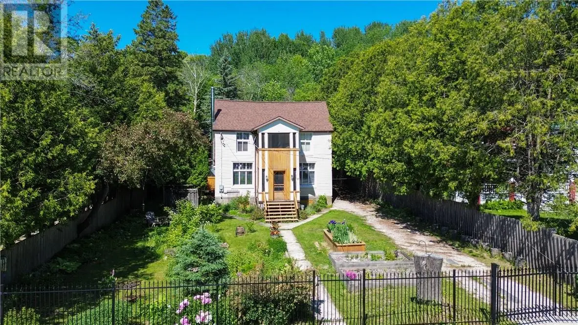 17 Phipps Street, Gore Bay, Manitoulin Island