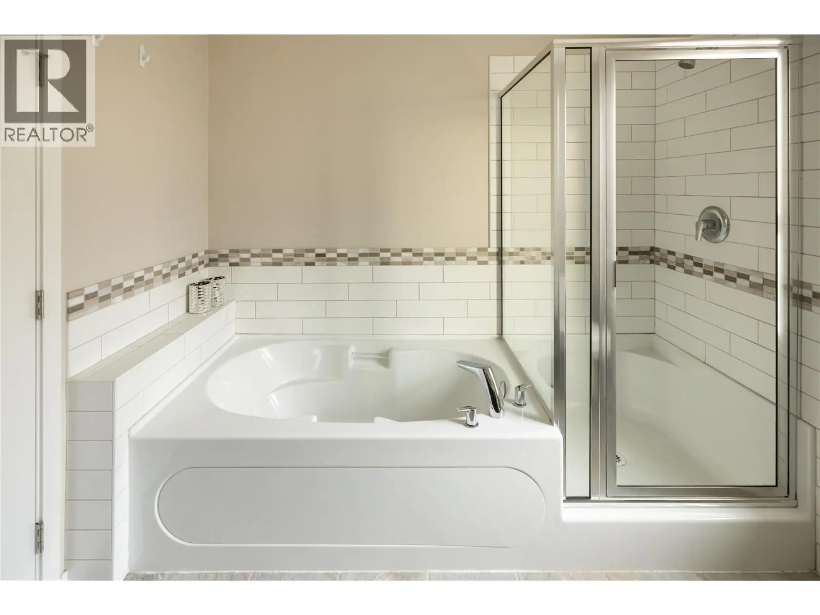 680 Old Meadows Road Unit# 81. Kelowna, British Columbia