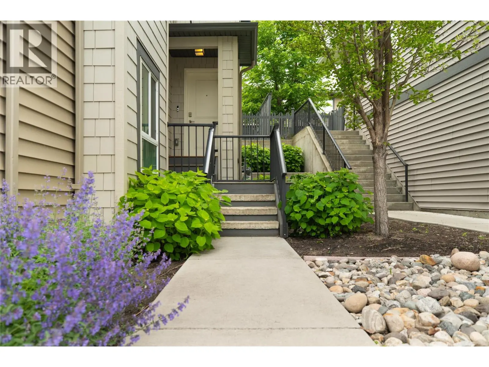 680 Old Meadows Road Unit# 81. Kelowna, British Columbia