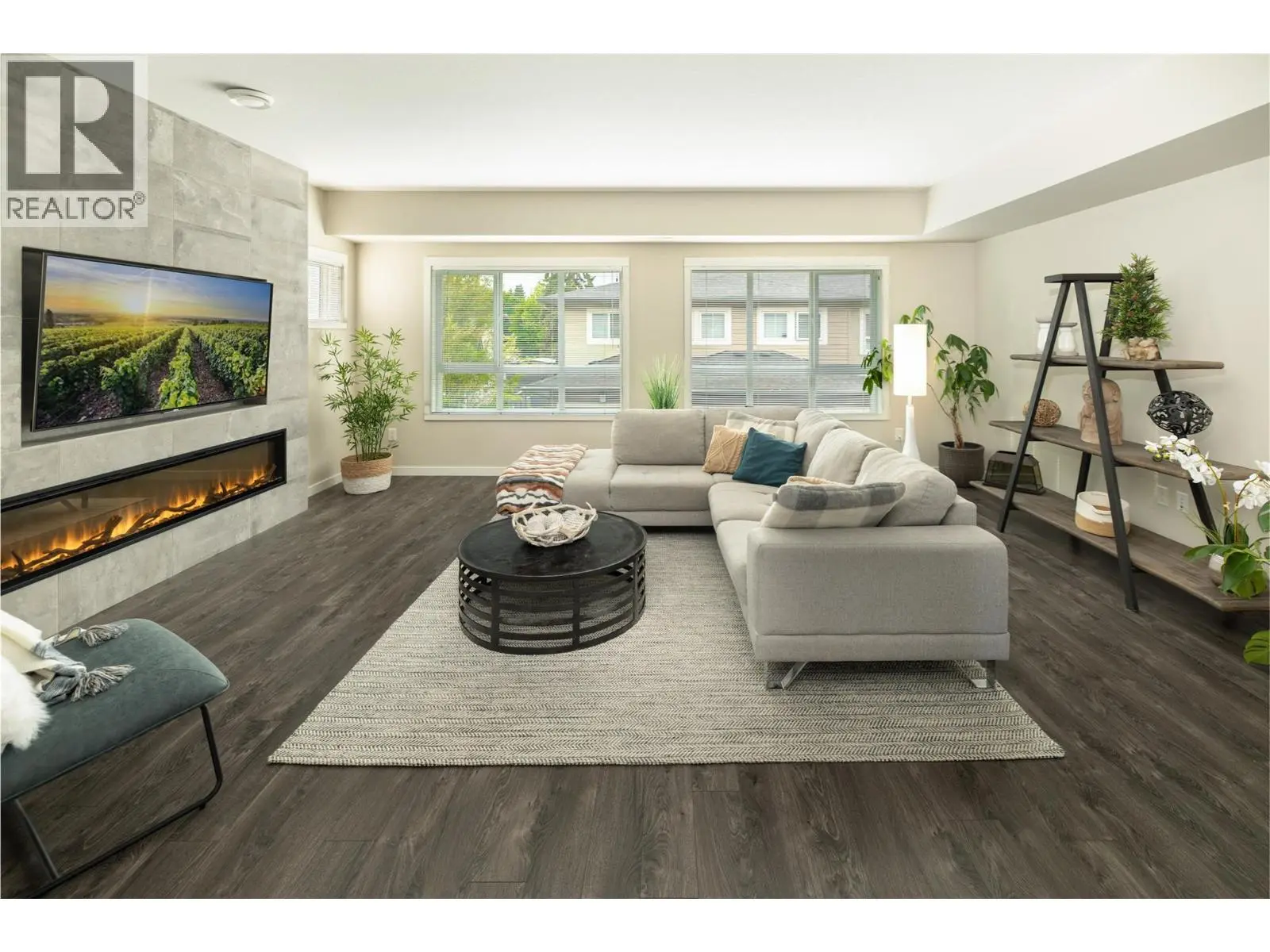 680 Old Meadows Road Unit# 81. Kelowna, British Columbia