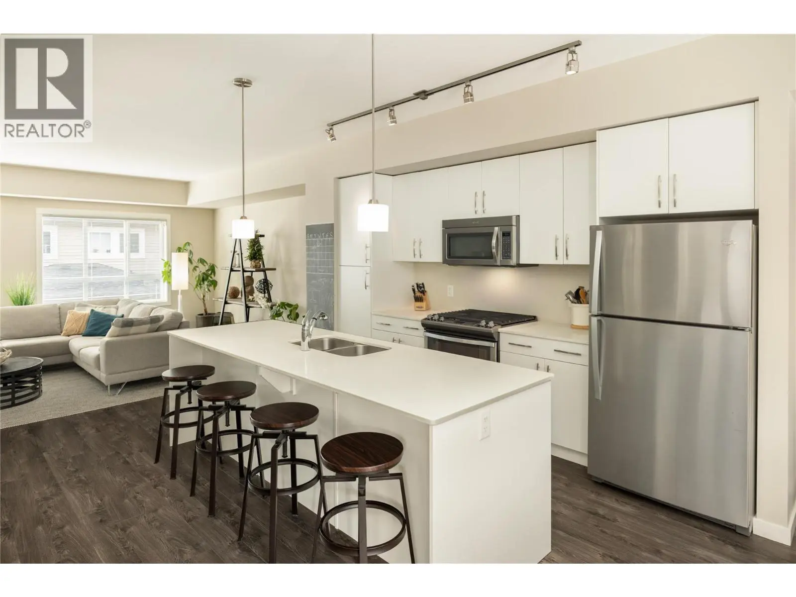 680 Old Meadows Road Unit# 81. Kelowna, British Columbia
