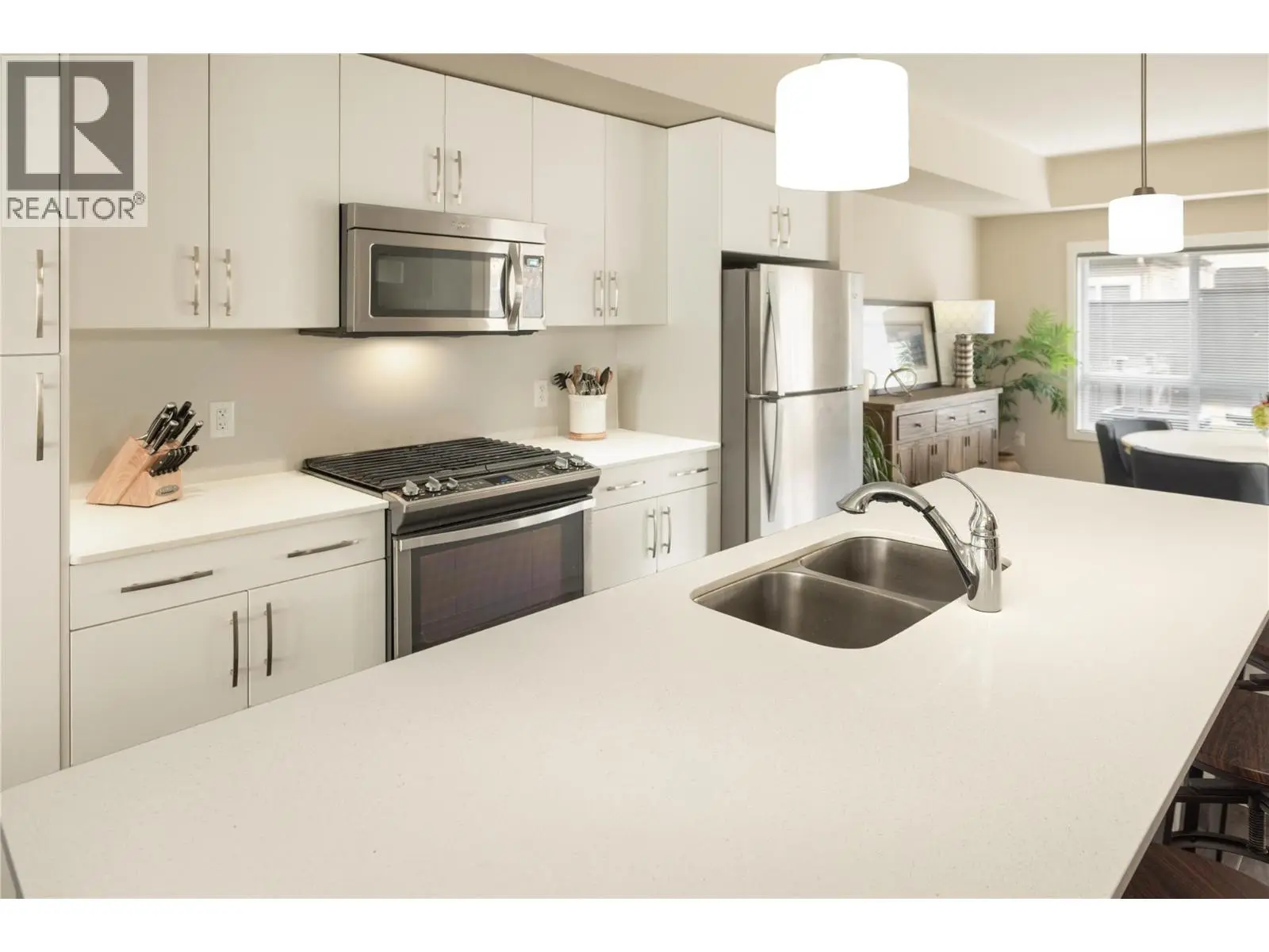 680 Old Meadows Road Unit# 81. Kelowna, British Columbia