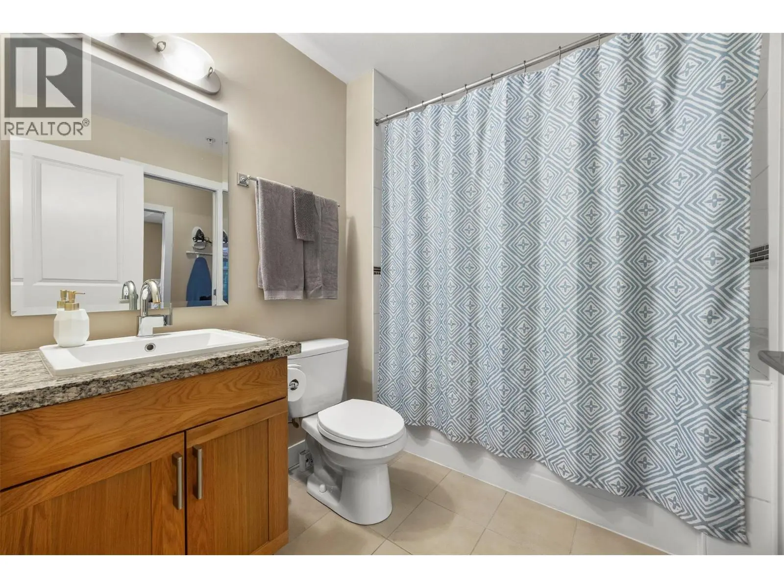 3211 Skyview Lane Unit# 211. Westbank, British Columbia