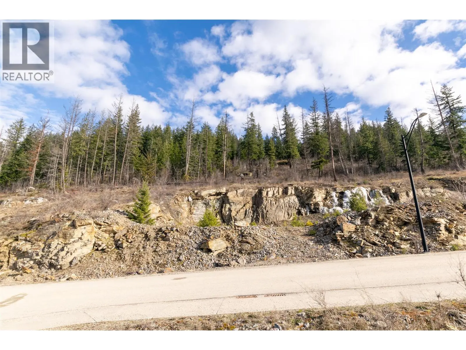 279 Bayview Drive. Sicamous, British Columbia