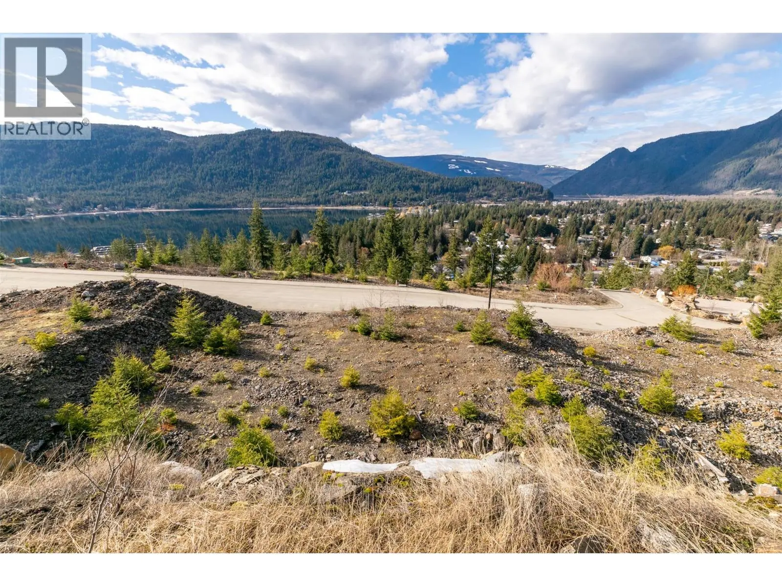 279 Bayview Drive. Sicamous, British Columbia