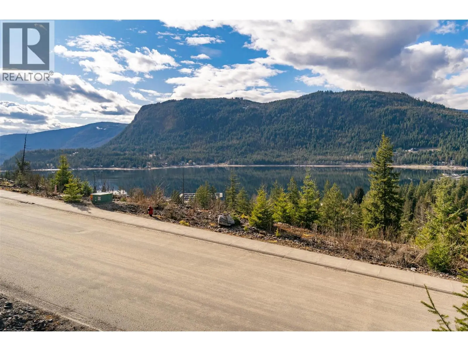 279 Bayview Drive. Sicamous, British Columbia