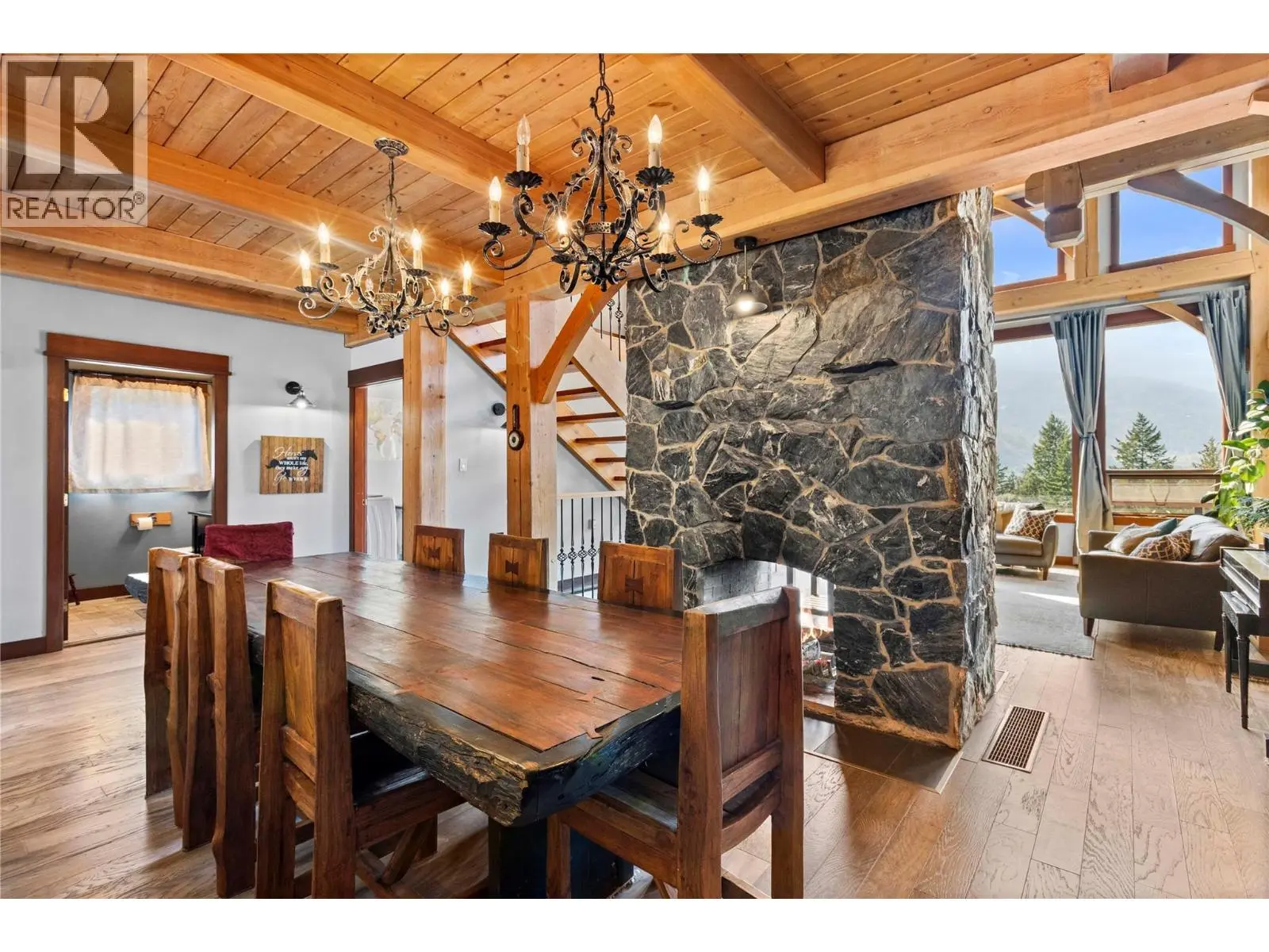 1403 Notch Hill Road. Sorrento, British Columbia