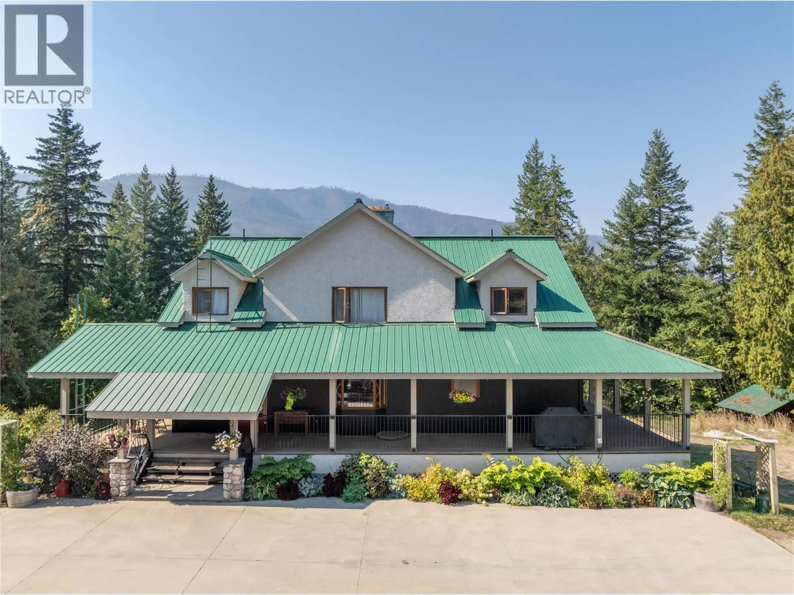 1403 Notch Hill Road. Sorrento, British Columbia