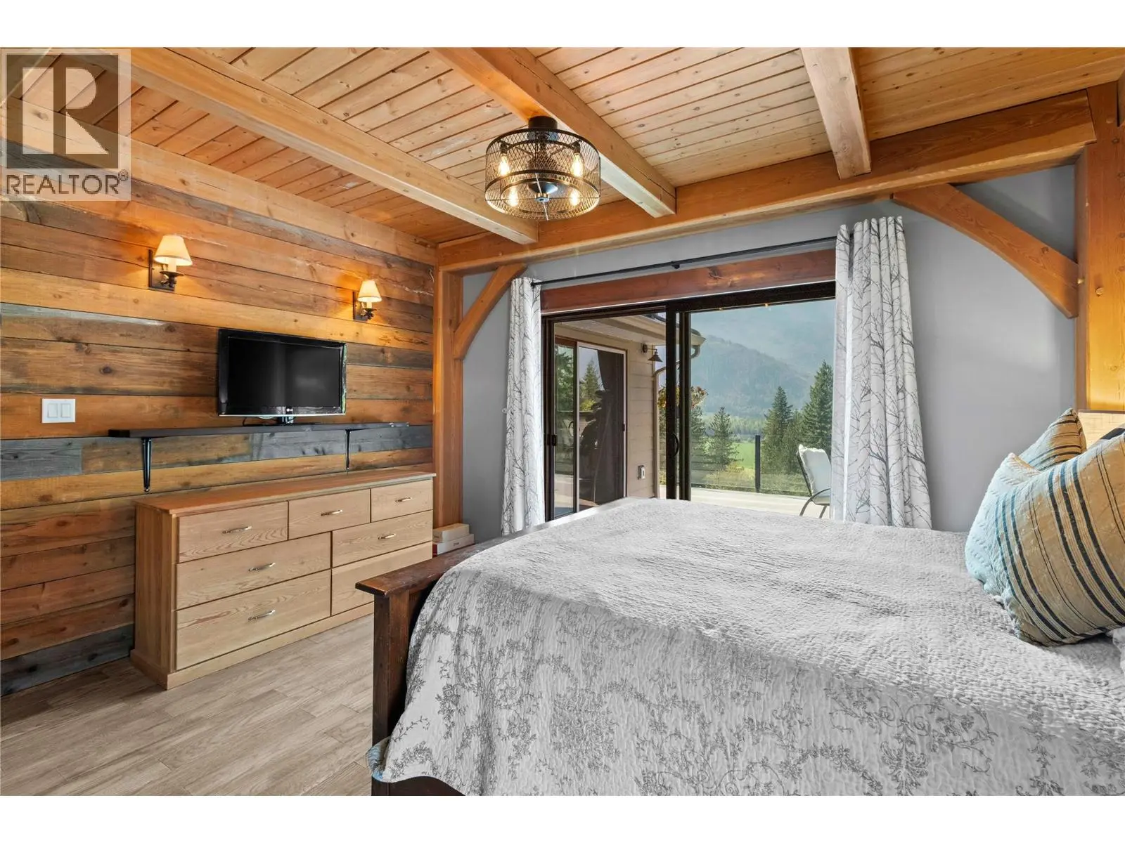 1403 Notch Hill Road. Sorrento, British Columbia