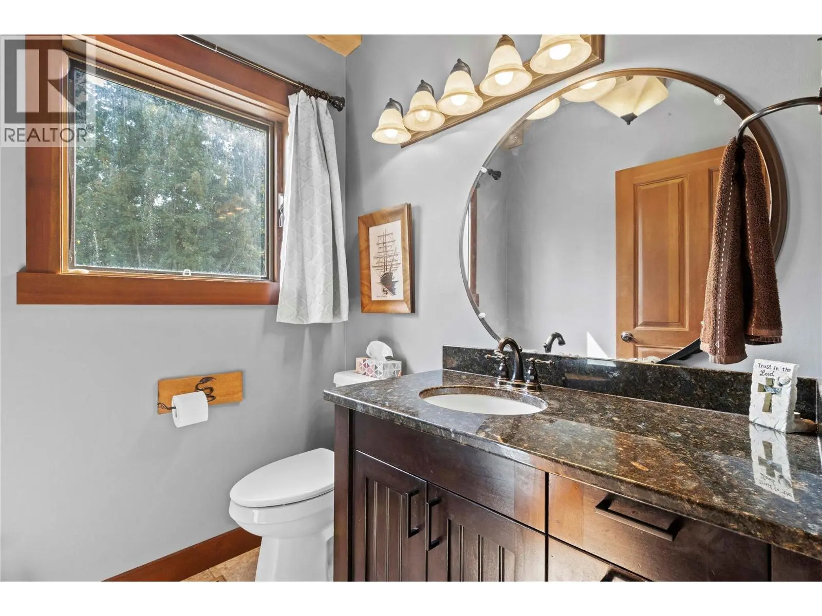 1403 Notch Hill Road. Sorrento, British Columbia