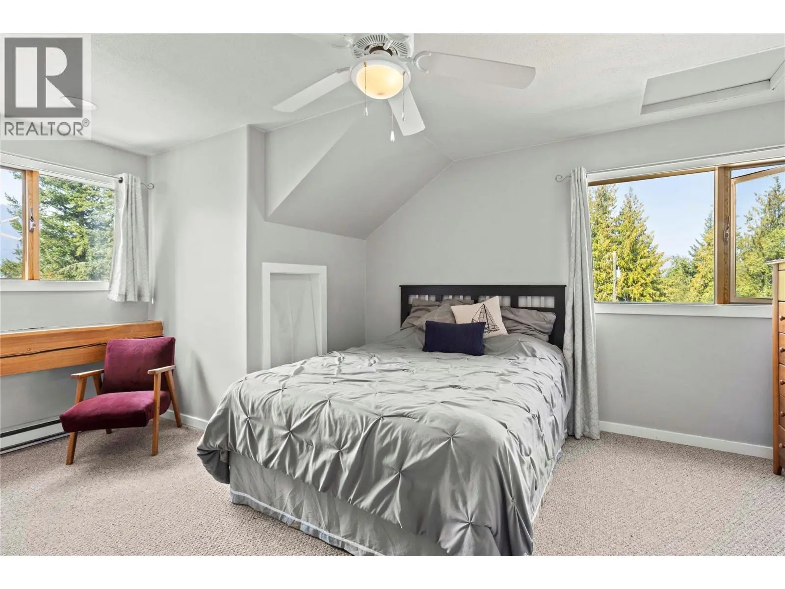 1403 Notch Hill Road. Sorrento, British Columbia