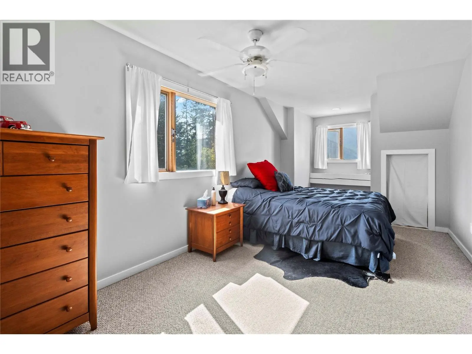 1403 Notch Hill Road. Sorrento, British Columbia