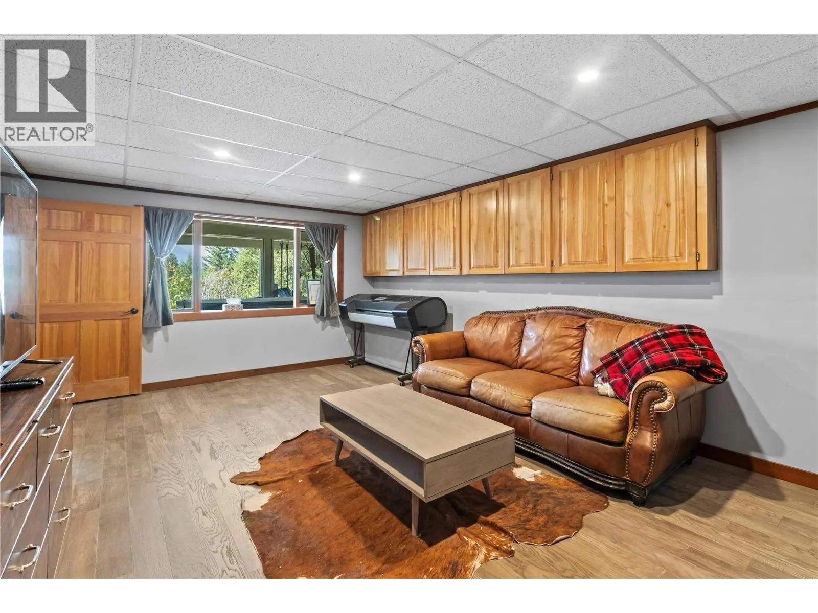1403 Notch Hill Road. Sorrento, British Columbia