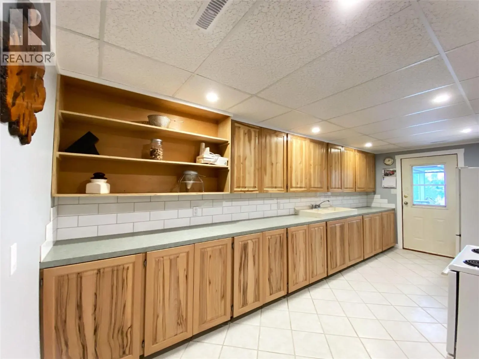 1403 Notch Hill Road. Sorrento, British Columbia