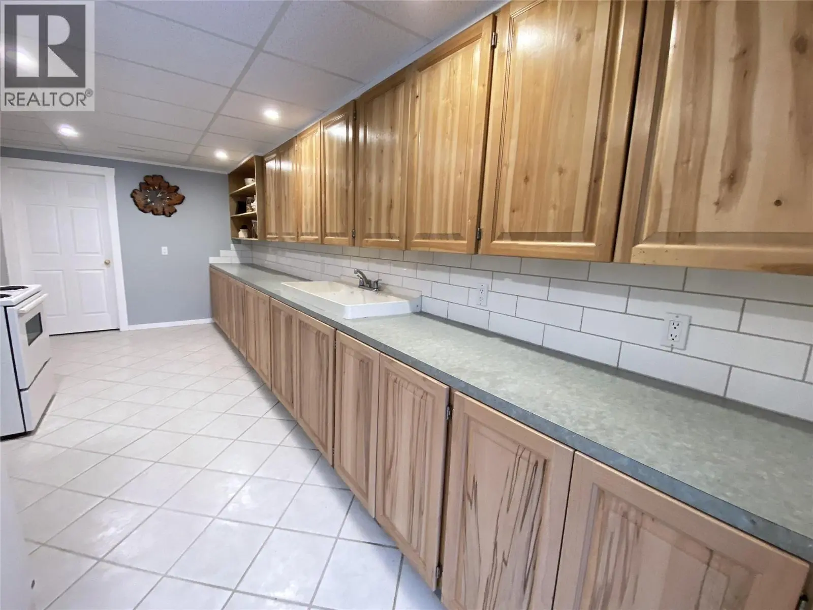 1403 Notch Hill Road. Sorrento, British Columbia