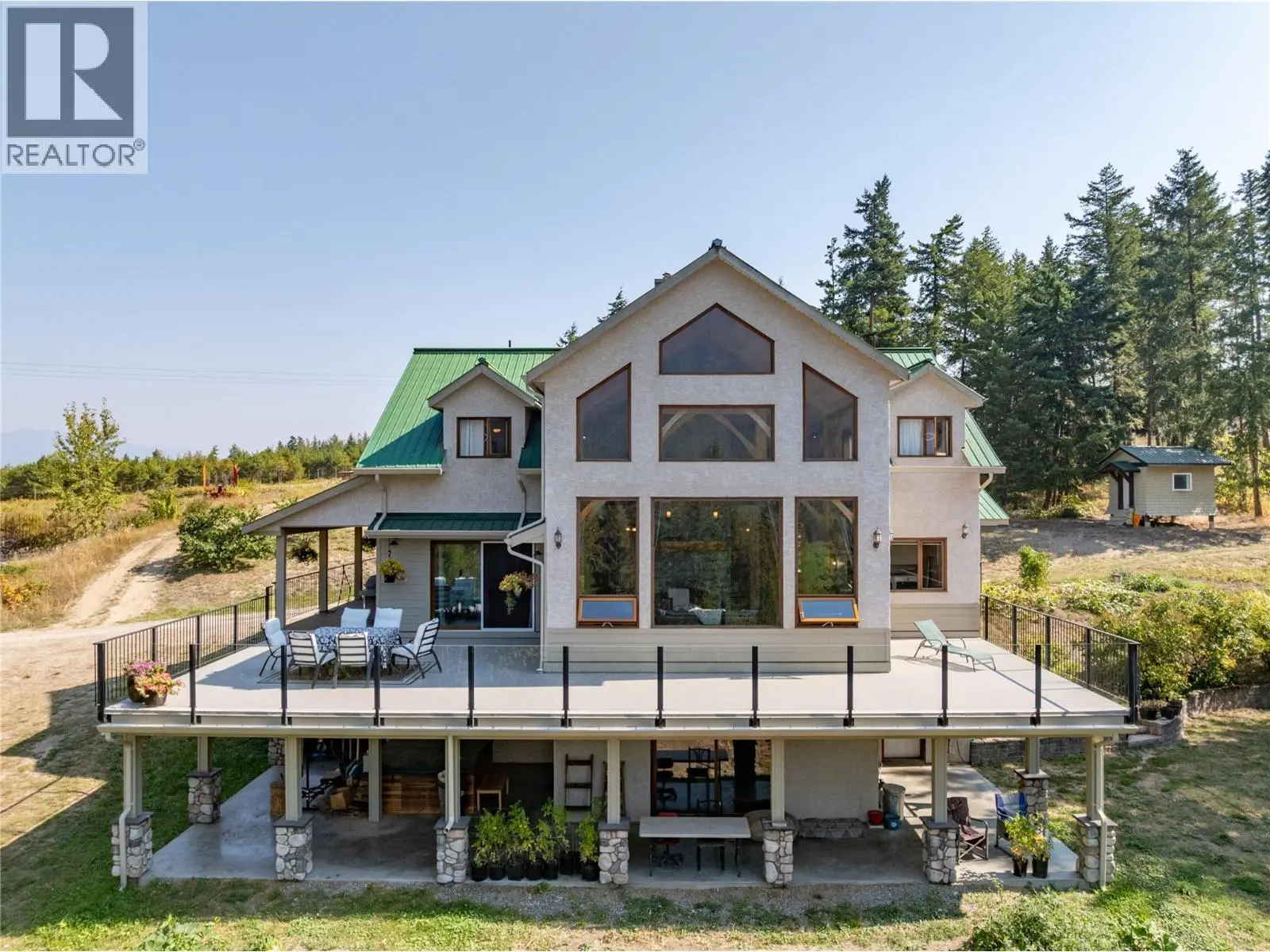 1403 Notch Hill Road. Sorrento, British Columbia