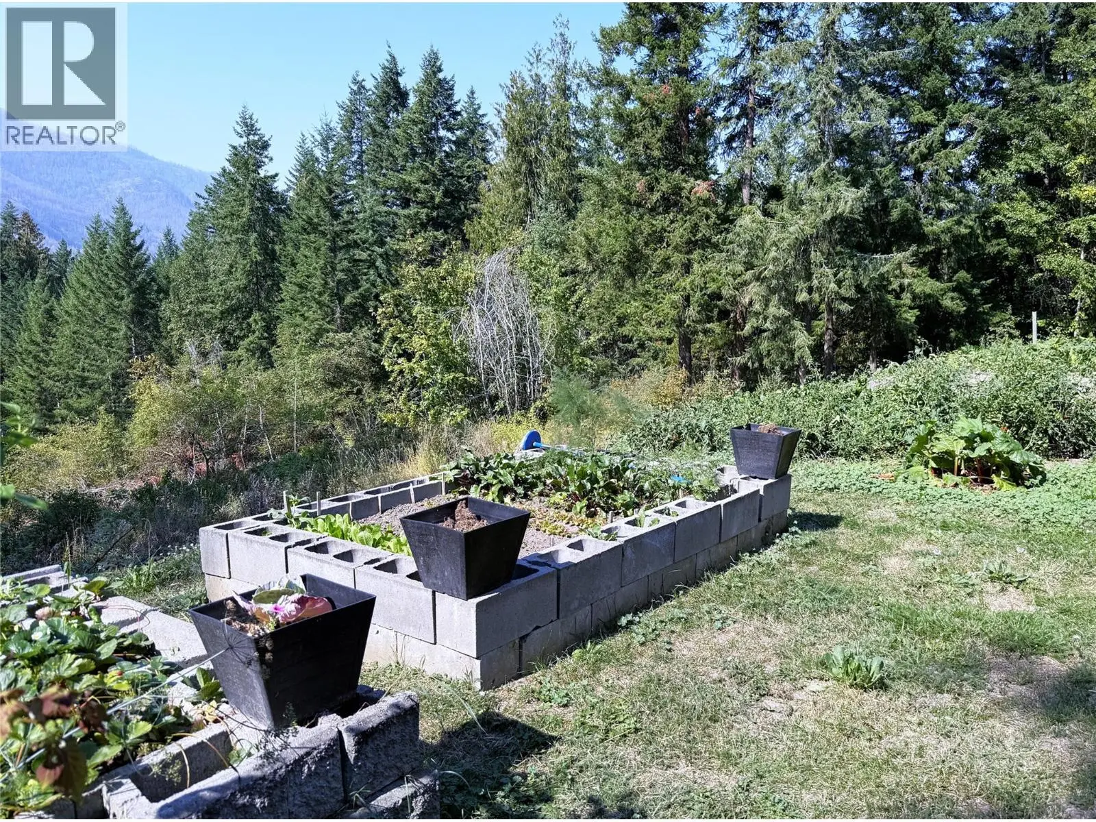1403 Notch Hill Road. Sorrento, British Columbia