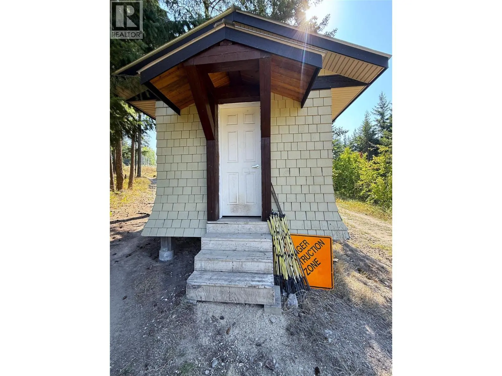 1403 Notch Hill Road. Sorrento, British Columbia