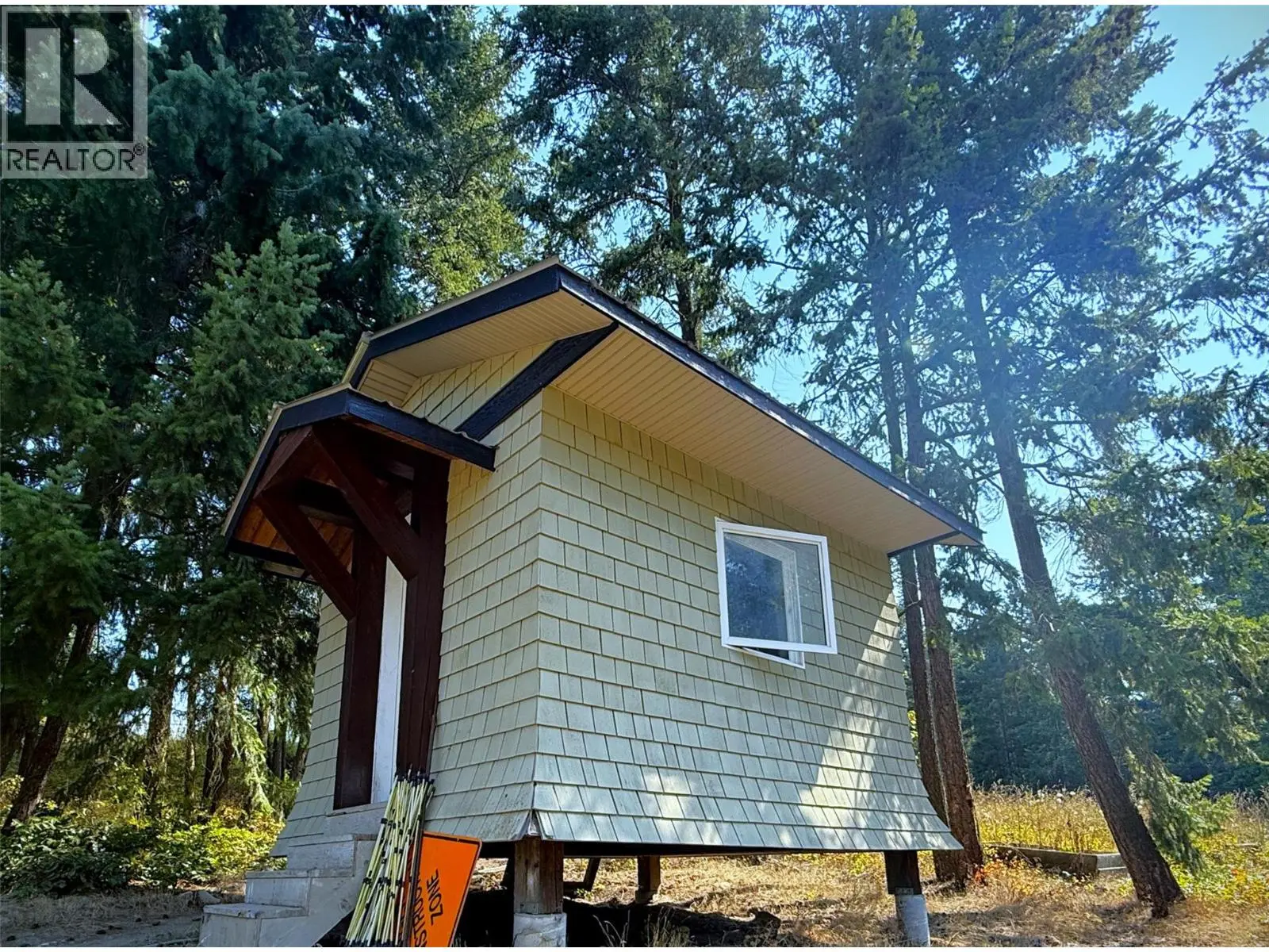 1403 Notch Hill Road. Sorrento, British Columbia