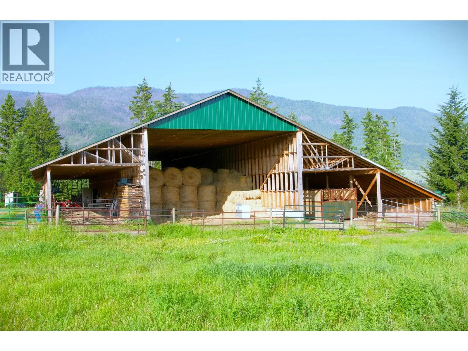 1403 Notch Hill Road. Sorrento, British Columbia