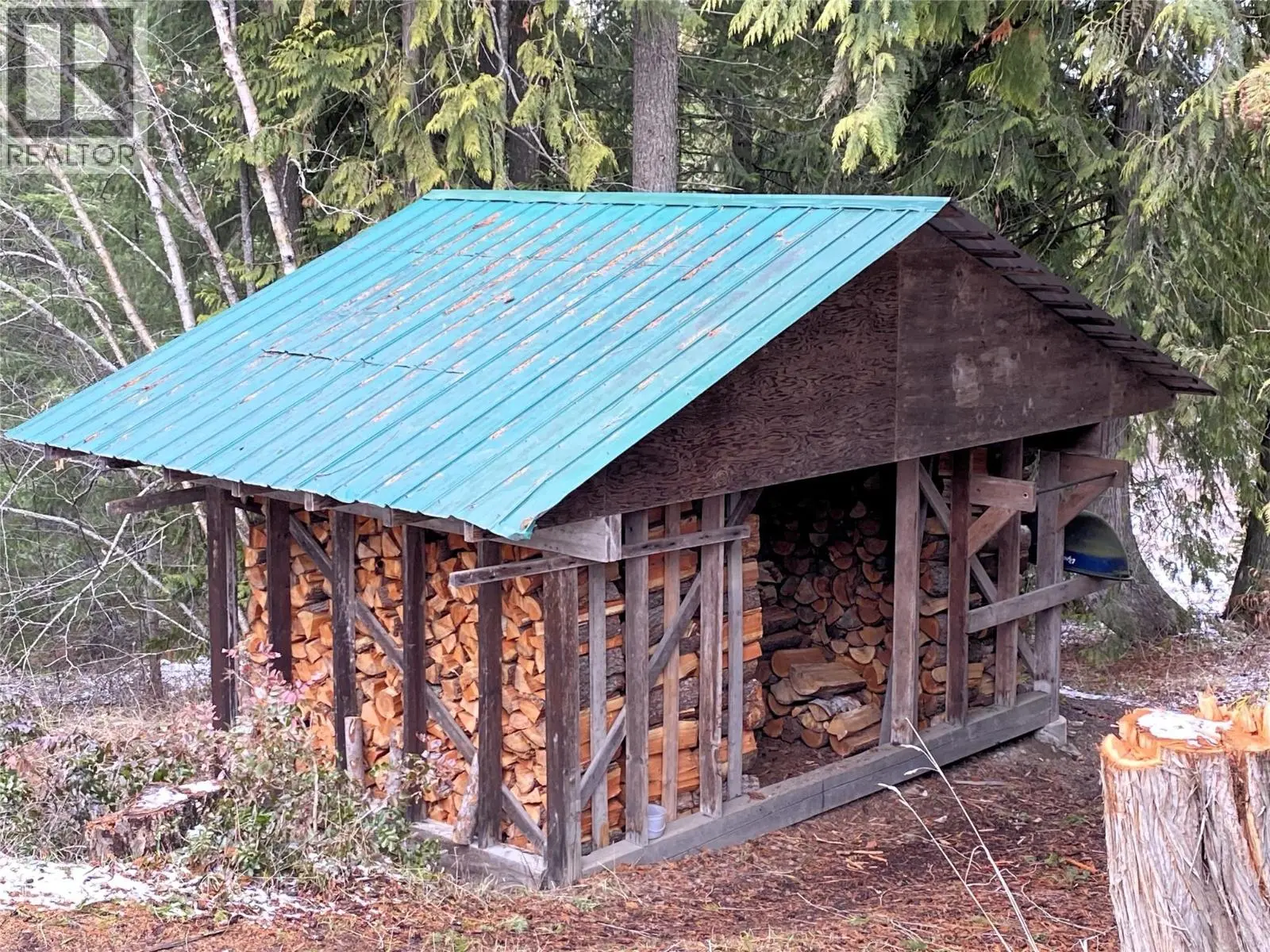 1403 Notch Hill Road. Sorrento, British Columbia