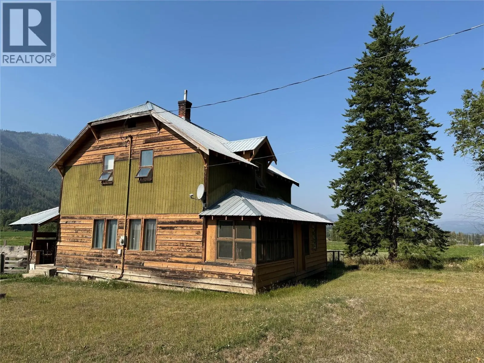 1403 Notch Hill Road. Sorrento, British Columbia
