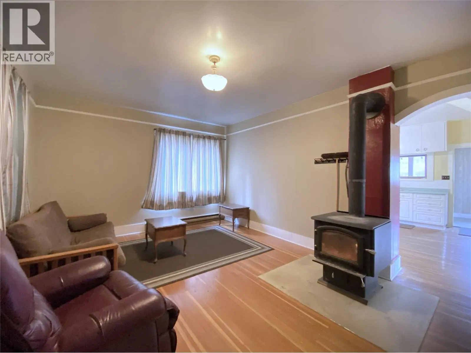 1403 Notch Hill Road. Sorrento, British Columbia