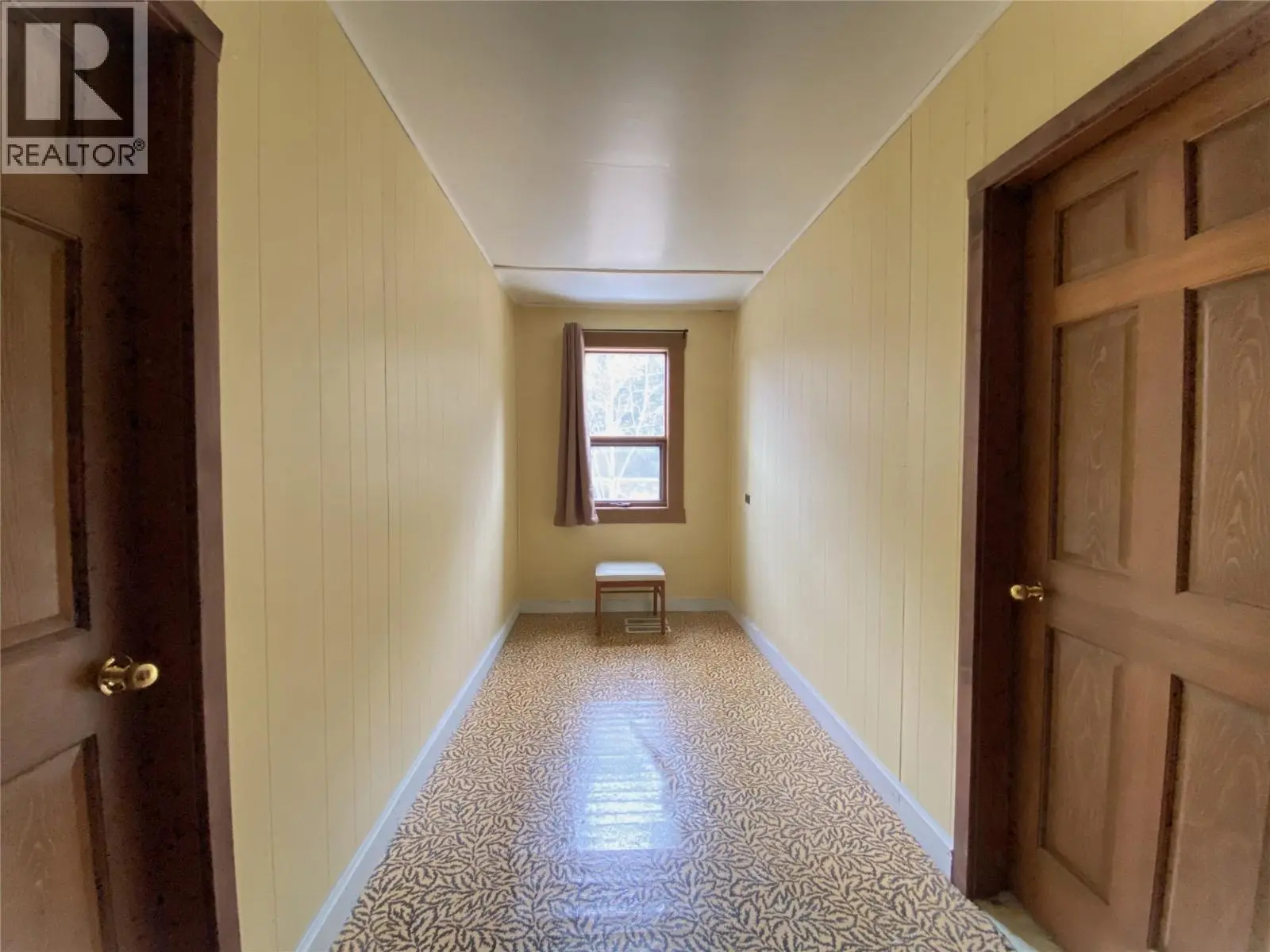1403 Notch Hill Road. Sorrento, British Columbia