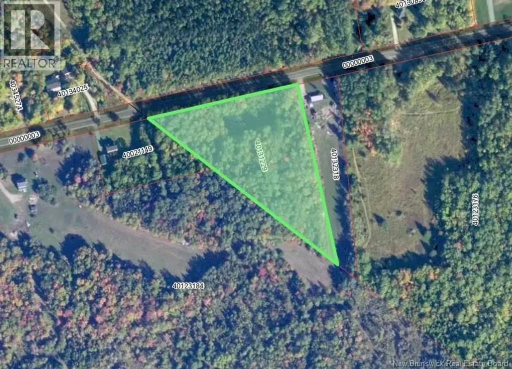 3.7 Acres Route 435, Maple Glen