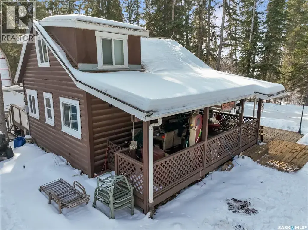32 Sturgeon Street, Sturgeon Lake