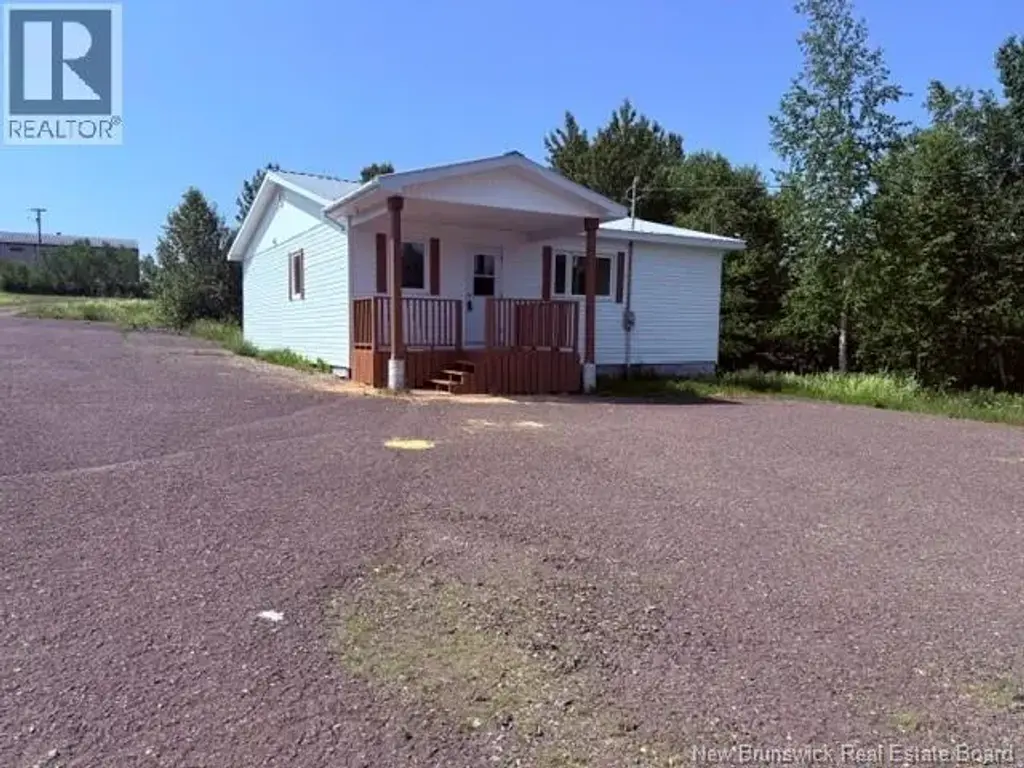 1110 Route 275, Saint-Arthur