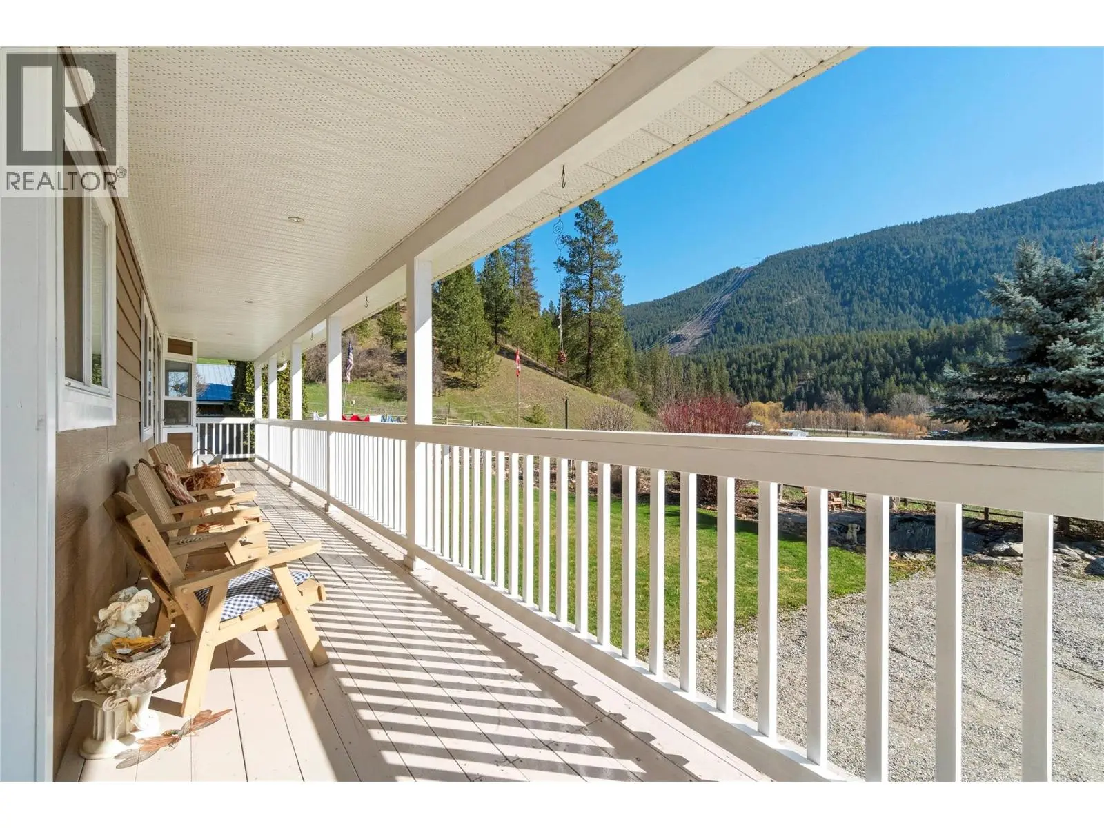 2720 Salmon River Road. Salmon Arm, British Columbia