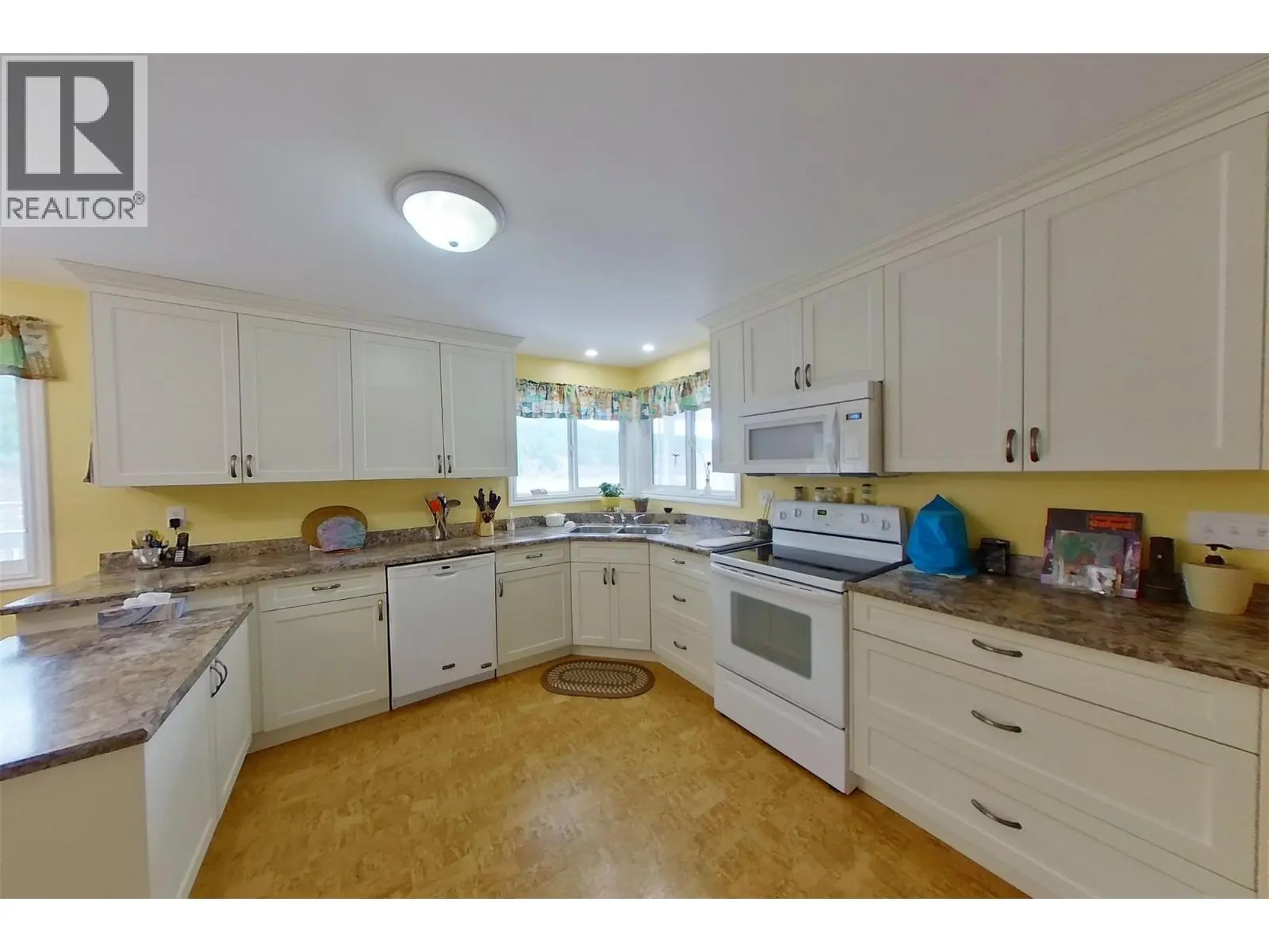 2720 Salmon River Road. Salmon Arm, British Columbia