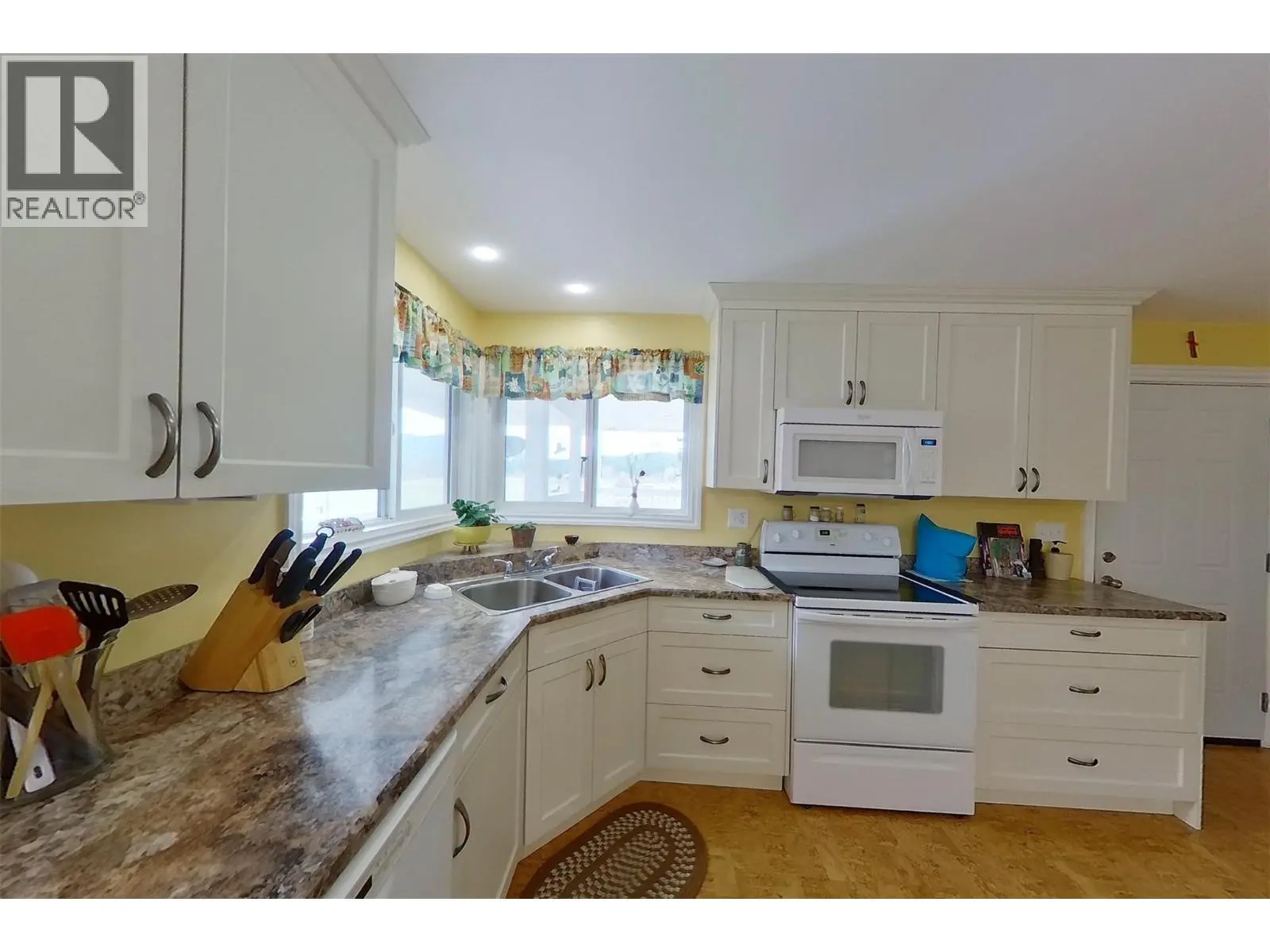 2720 Salmon River Road. Salmon Arm, British Columbia