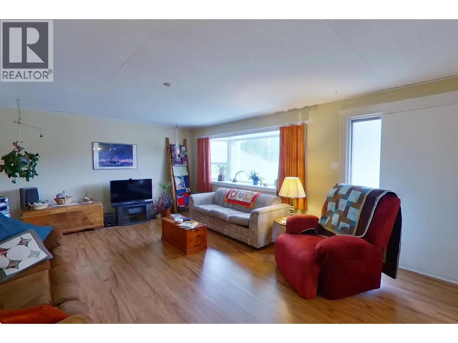 2720 Salmon River Road. Salmon Arm, British Columbia