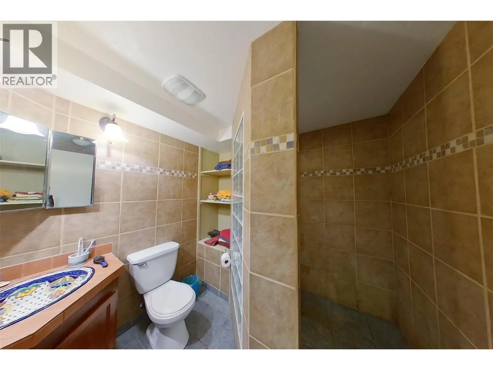 2720 Salmon River Road. Salmon Arm, British Columbia