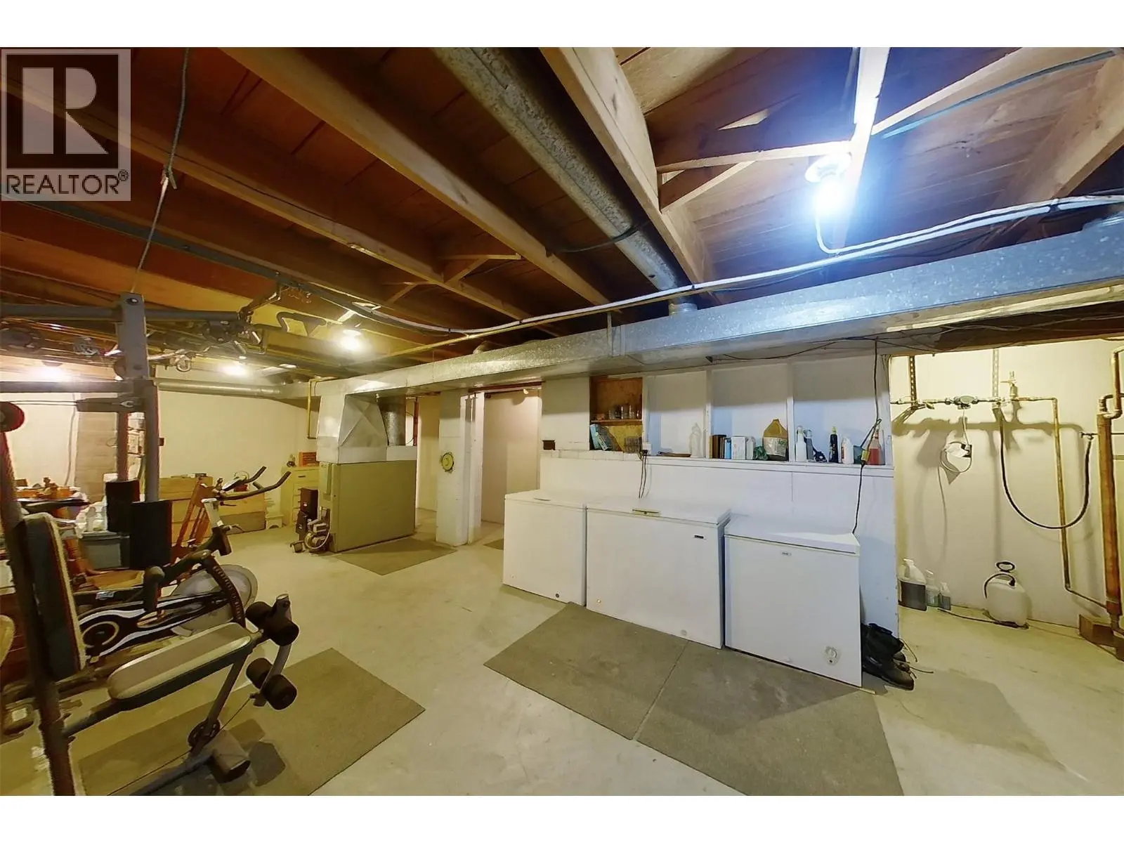 2720 Salmon River Road. Salmon Arm, British Columbia