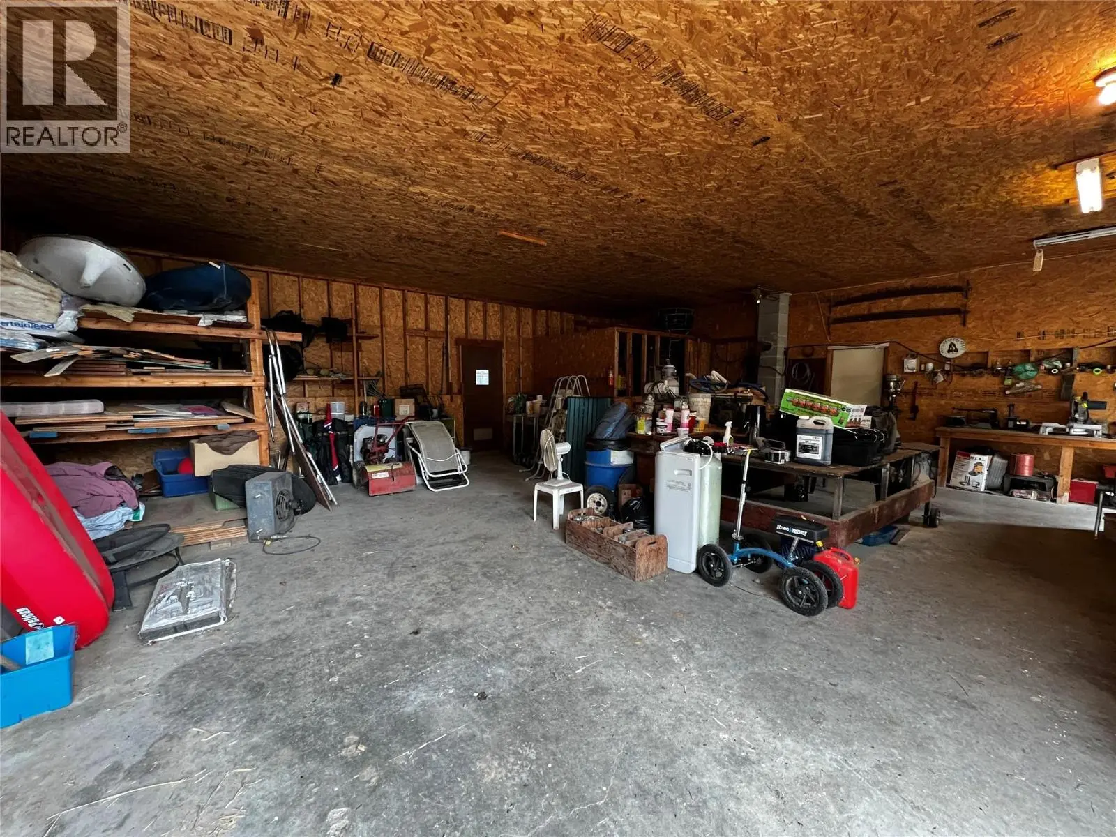 2720 Salmon River Road. Salmon Arm, British Columbia