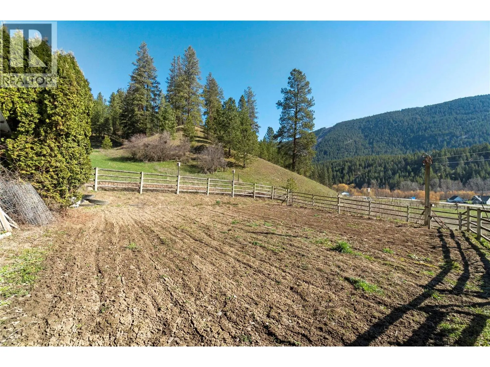 2720 Salmon River Road. Salmon Arm, British Columbia