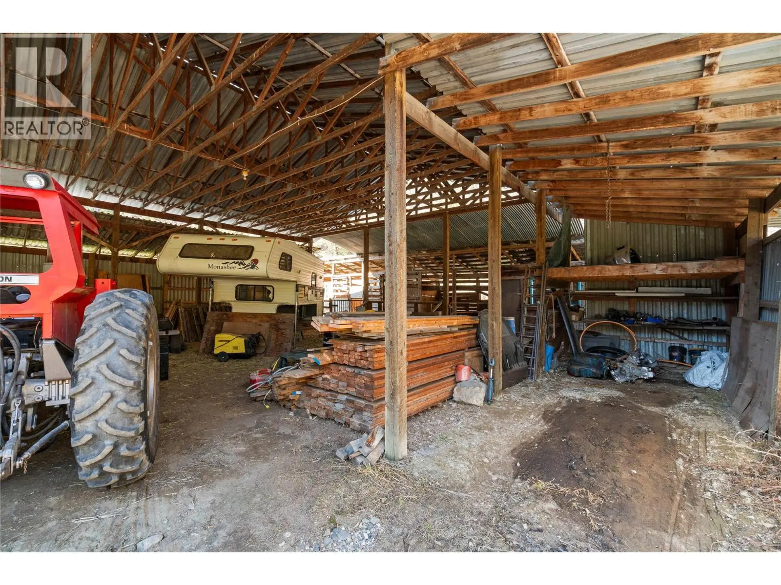 2720 Salmon River Road. Salmon Arm, British Columbia