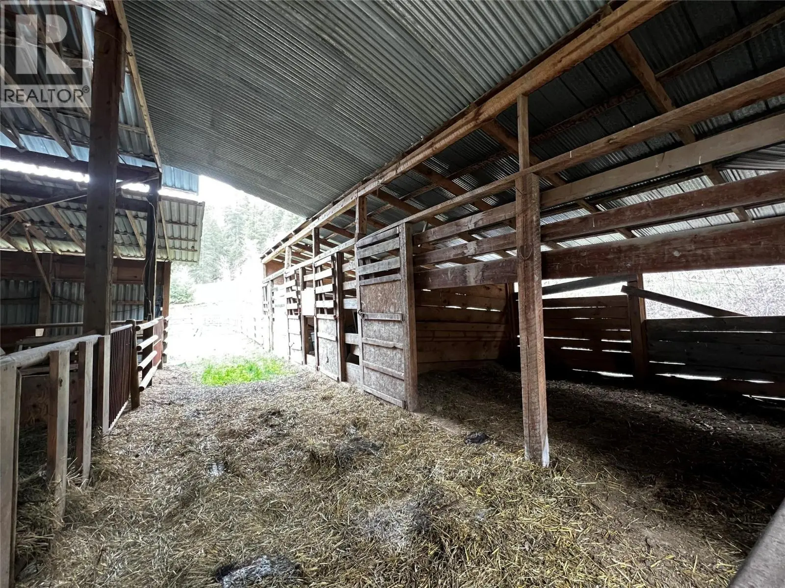 2720 Salmon River Road. Salmon Arm, British Columbia